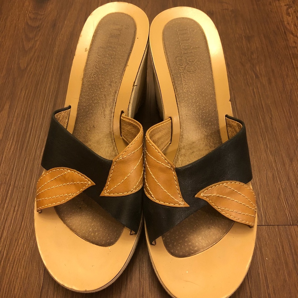 Black and Tan Indigo Wedges